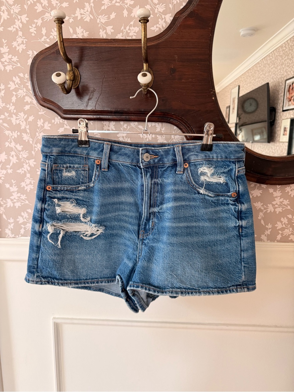 American Eagle distressed denim short